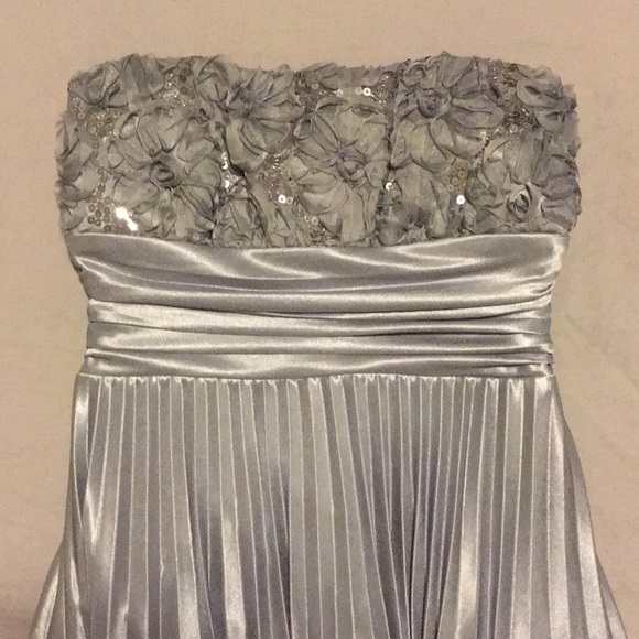 Dillard's Dresses & Skirts - Xtraordinary Speechless Gown